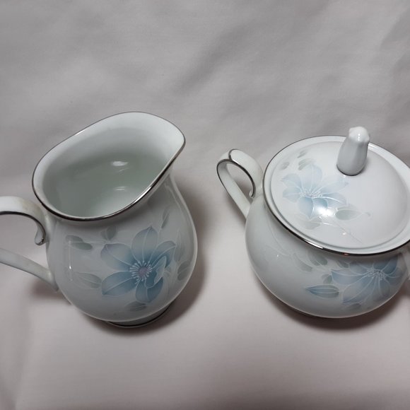 Noritake "Sweet Marie" Creamer and Sugar Bowl with Lid - Picture 4 of 4